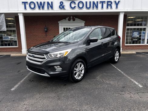 Used 2019 Ford Escape SE AWD/4WD image 2
