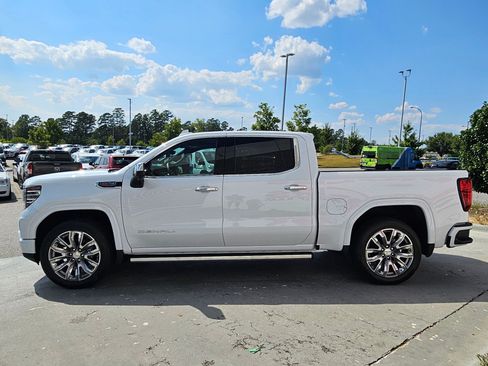 Used 2026 GMC Sierra 1500 Denali w/ Denali Reserve Package AWD/4WD image 4