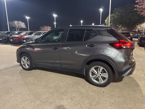 Certified 2021 Nissan Kicks S image 4