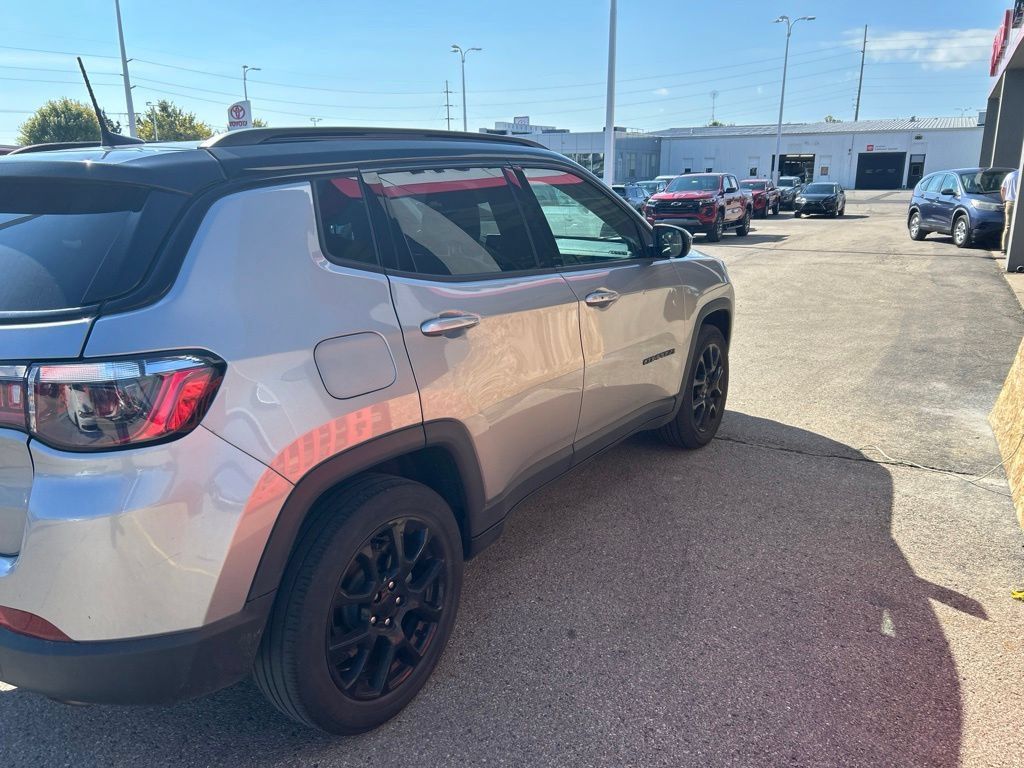 Used 2022 Jeep Compass Latitude w/ Convenience Group AWD/4WD image 5