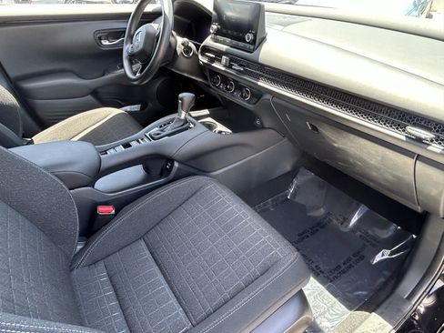 Certified 2024 Honda HR-V LX image 8