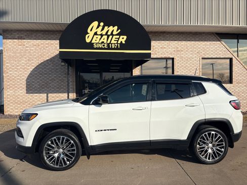 Used 2023 Jeep Compass Limited w/ Elite Group image 2
