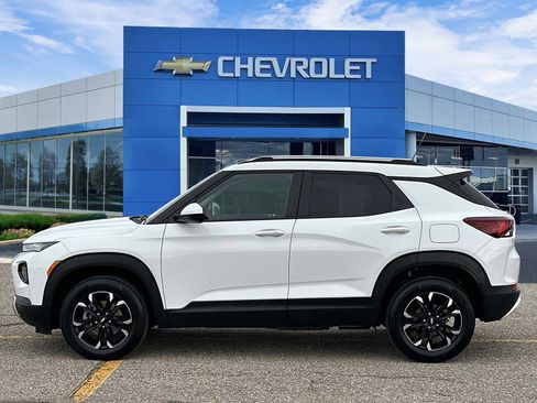 Certified 2023 Chevrolet TrailBlazer LT w/ Convenience Package image 2