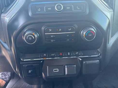 Used 2020 Chevrolet Silverado 1500 Custom w/ Custom Value Package AWD/4WD image 21