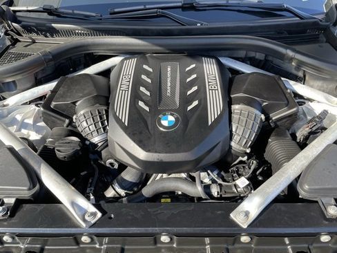 Used 2022 BMW X5 M50i image 33