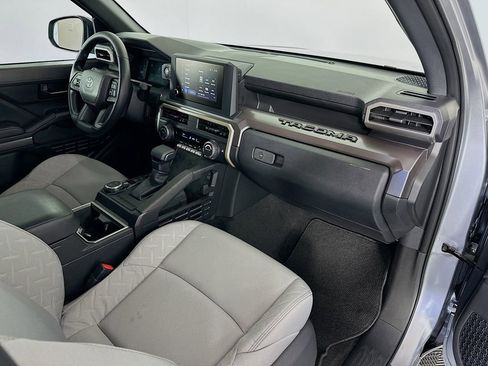 Used 2025 Toyota Tacoma SR5 image 27