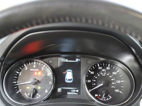 Used 2017 Nissan Rogue SL AWD/4WD image 18