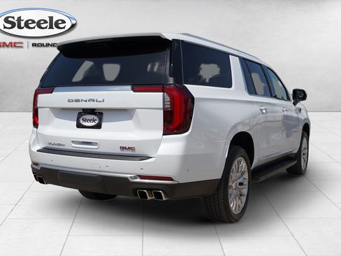 Used 2026 GMC Yukon XL Denali w/ Advanced Technology Package AWD/4WD image 5