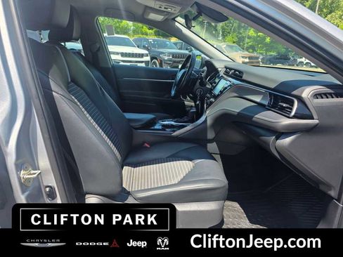 Used 2020 Toyota Camry SE w/ Cold Weather Package AWD/4WD image 15