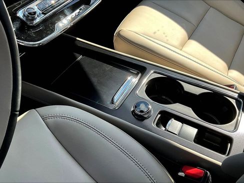 New 2026 Lincoln Corsair Premiere image 8