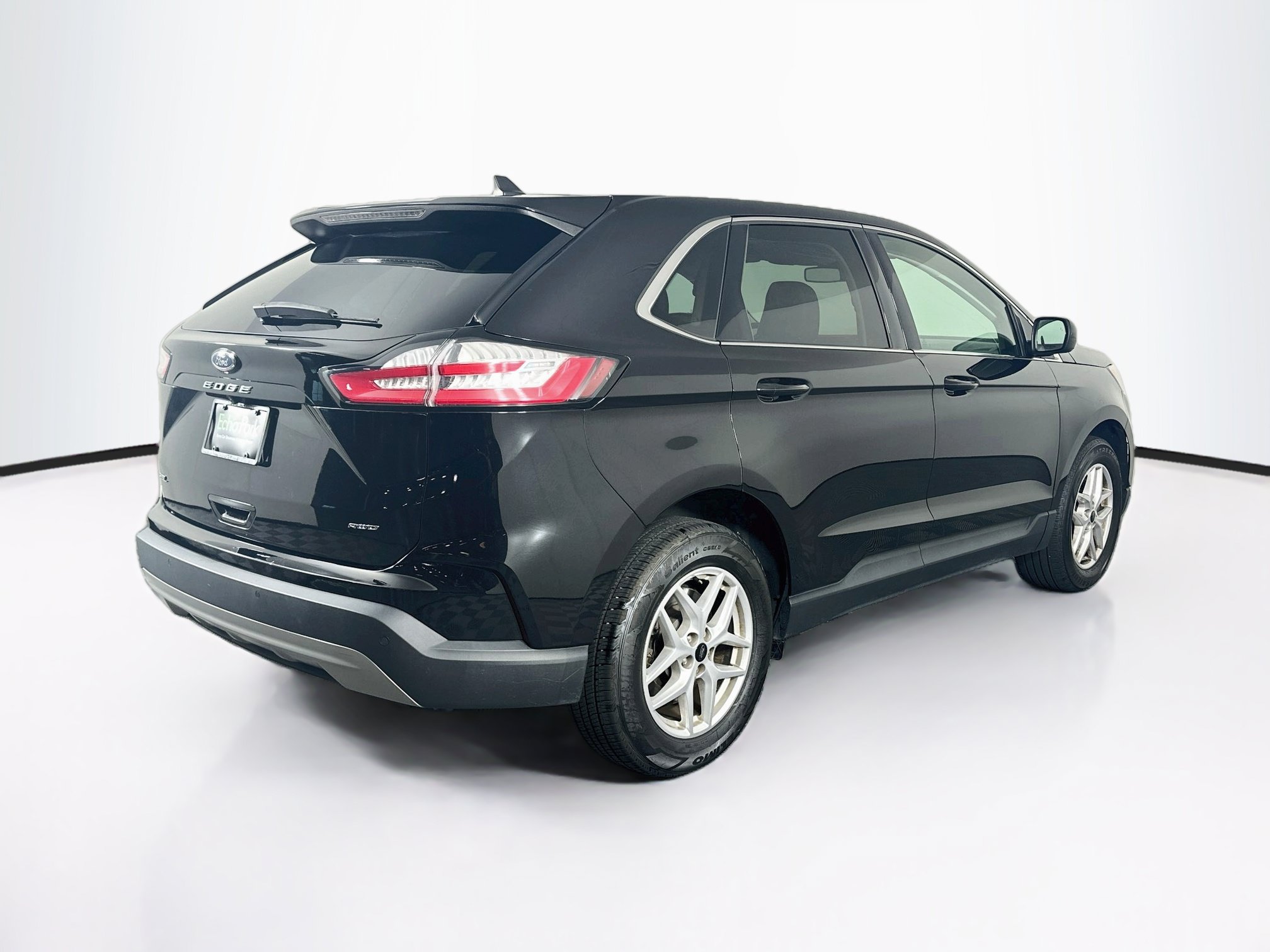 Used 2024 Ford Edge SEL AWD/4WD image 9