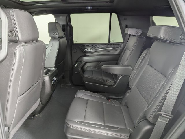 Used 2024 GMC Yukon Denali AWD/4WD image 16