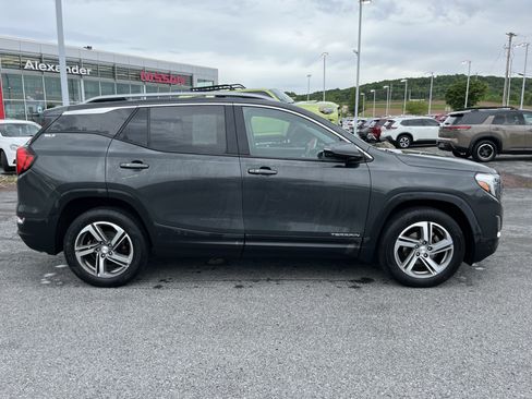 Used 2019 GMC Terrain SLT w/ Preferred Package AWD/4WD image 2