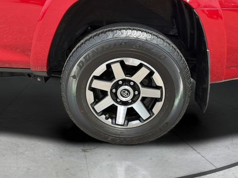 Used 2021 Toyota 4Runner TRD Off-Road Premium w/ Moonroof Package AWD/4WD image 31