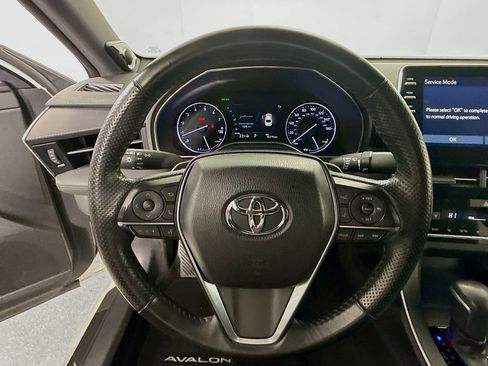 Certified 2019 Toyota Avalon Touring image 11