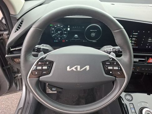 Used 2023 Kia Niro Wave w/ Wave Preserve Package FWD image 21