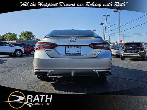 Used 2021 Toyota Camry XSE image 7