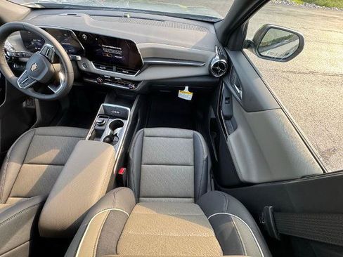 New 2026 Chevrolet Equinox LT w/ Convenience Package II AWD/4WD image 47