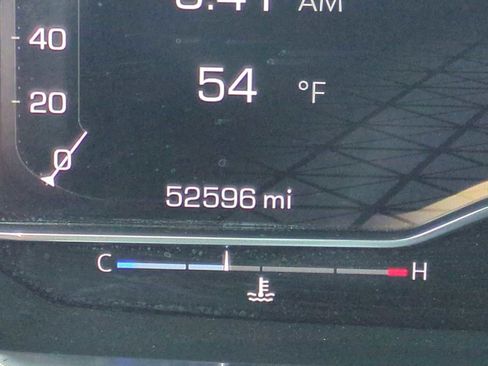 Used 2024 GMC Yukon SLT image 12