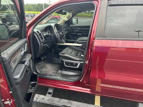 Used 2019 RAM 1500 Laramie AWD/4WD image 9