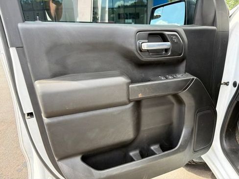 Used 2021 Chevrolet Silverado 1500 Custom Trail Boss w/ LPO, Dark Essentials Package AWD/4WD image 9
