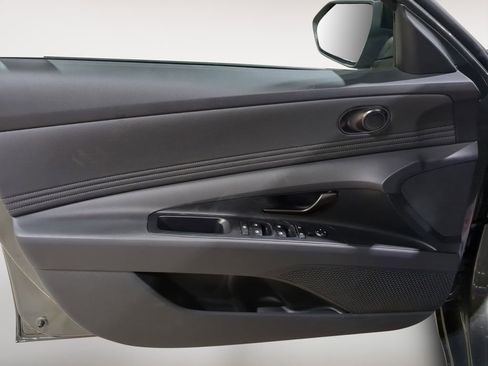 Certified 2025 Hyundai Elantra Sport image 21