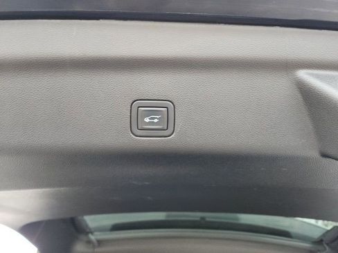 Certified 2024 Chevrolet Tahoe High Country AWD/4WD image 5