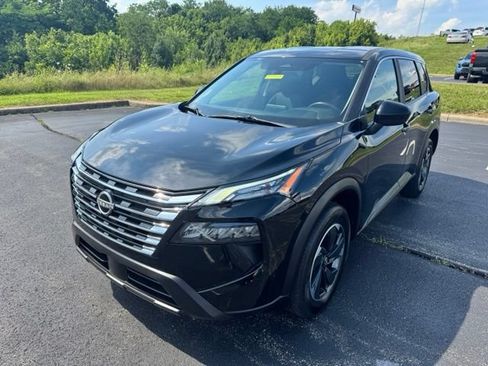 Used 2025 Nissan Rogue SV AWD/4WD image 7