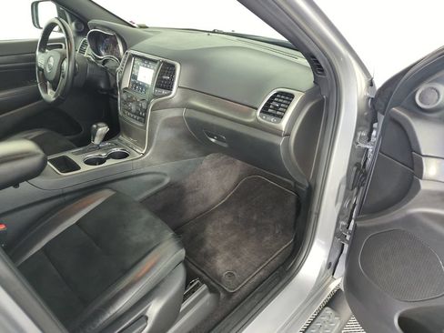 Used 2018 Jeep Grand Cherokee Altitude RWD image 33