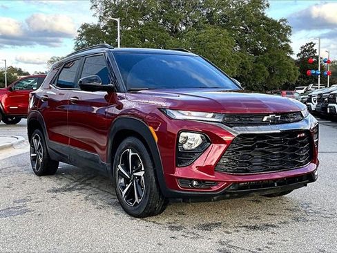 Used 2023 Chevrolet TrailBlazer RS w/ Convenience Package image 2