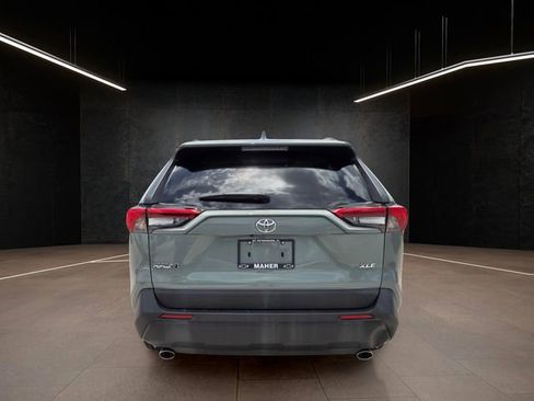 Used 2020 Toyota RAV4 XLE Premium FWD image 6