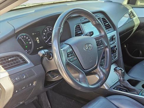 Used 2017 Hyundai Sonata Limited image 9