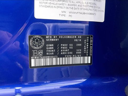 Used 2017 Volkswagen Golf R 4-Door AWD/4WD image 34