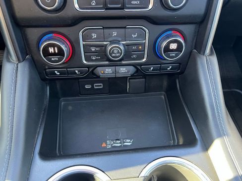 Used 2022 Chevrolet Tahoe Z71 w/ Luxury Package image 38