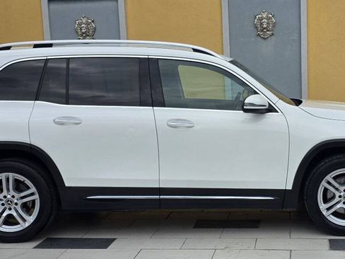 Used 2020 Mercedes-Benz GLB 250 w/ Premium Package image 9