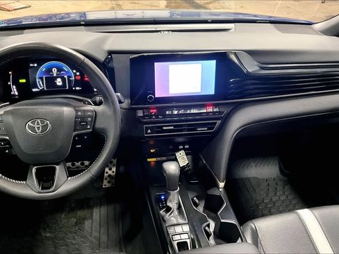 Certified 2025 Toyota Camry SE image 7