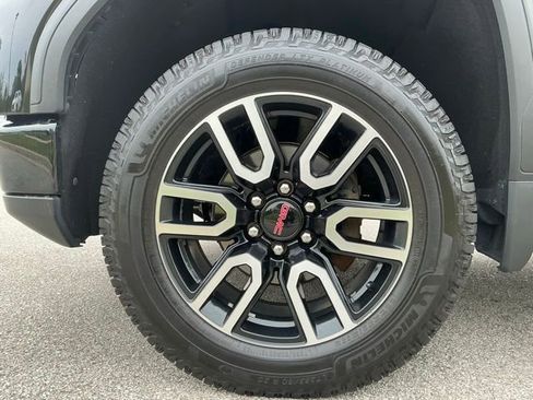 Used 2022 GMC Sierra 1500 AT4 w/ AT4 Premium Package AWD/4WD image 15