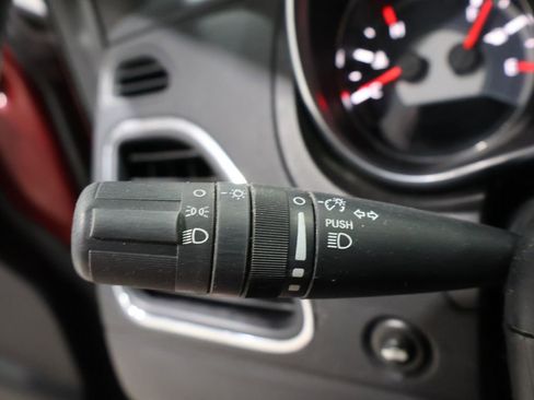 Used 2014 Chrysler 200 LX image 31