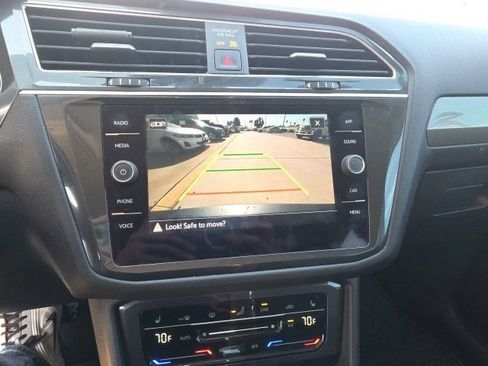 Used 2023 Volkswagen Tiguan SE image 19