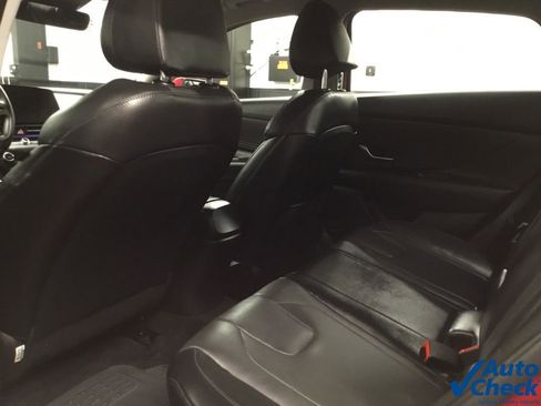 Used 2023 Hyundai Elantra Limited image 27