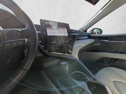 Used 2023 Toyota Camry XSE image 15