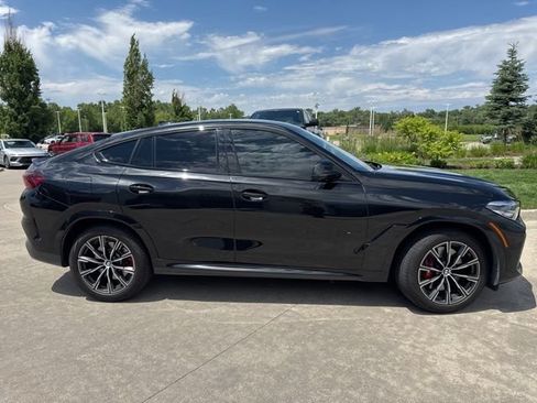 Used 2022 BMW X6 M50i w/ Dynamic Handling Package AWD/4WD image 2