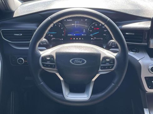 Used 2023 Ford Explorer XLT w/ Equipment Group 202A image 8