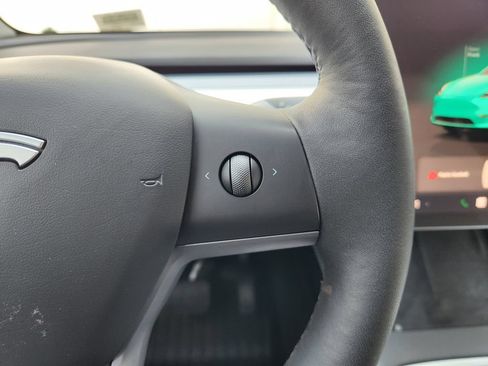 Used 2023 Tesla Model Y Long Range AWD/4WD image 28