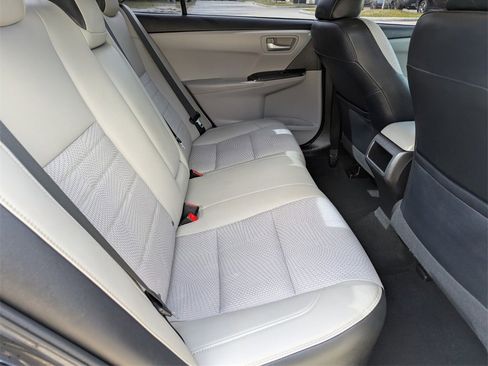 Used 2016 Toyota Camry SE image 17