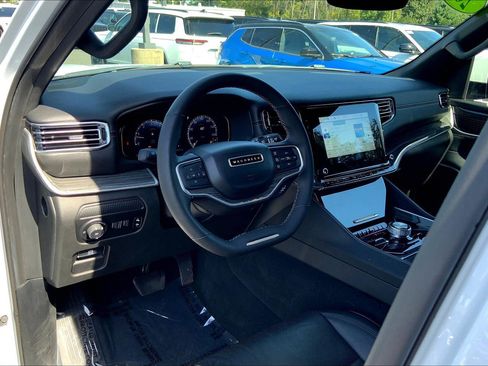 Used 2022 Jeep Wagoneer Series II image 16