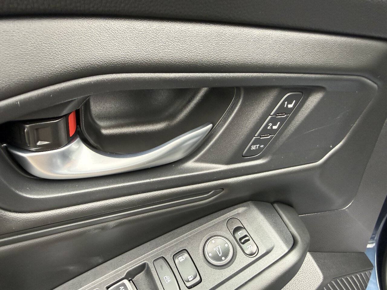 Used 2025 Honda Accord EX-L image 15