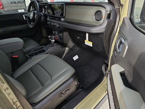 New 2026 Jeep Gladiator Mojave AWD/4WD image 8