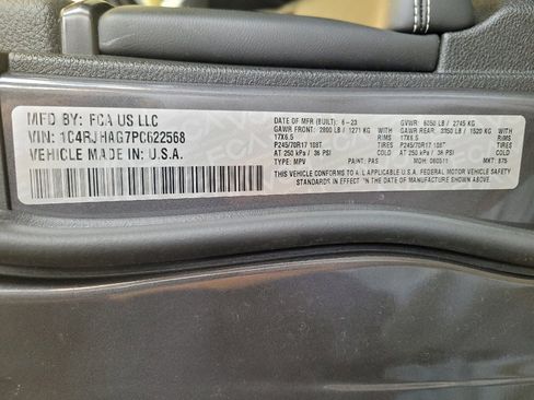Used 2023 Jeep Grand Cherokee Laredo w/ Luxury Tech Group I AWD/4WD image 33