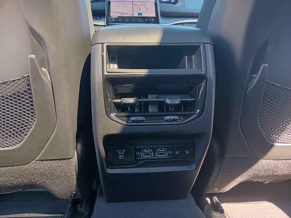 Used 2023 Jeep Grand Cherokee 4WD 4xe image 18